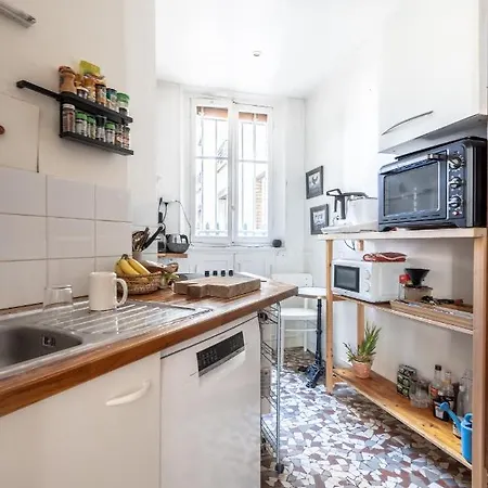 Hotel Private In Beautiful & Bright In *