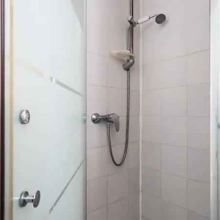 Private In Beautiful & Bright In Hotel