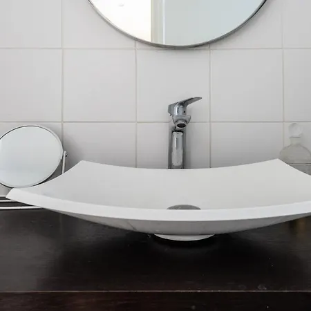 Hotel Private In Beautiful & Bright In