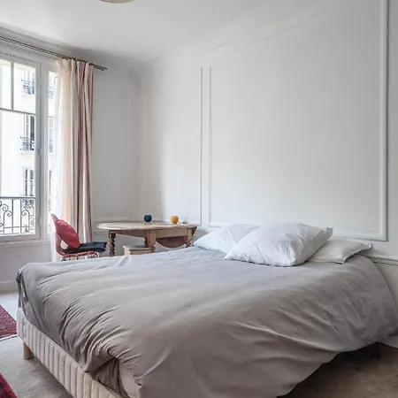 Hotel Private In Beautiful & Bright In Parijs