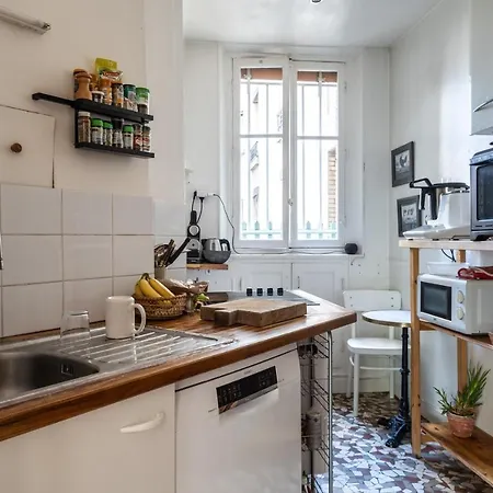 Private In Beautiful & Bright In Parijs
