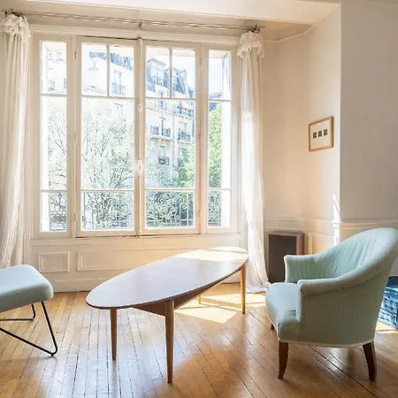 Hotel Private In Beautiful & Bright In Parijs